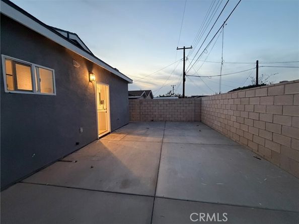 4721 W Oakfield, Santa Ana CA 92703