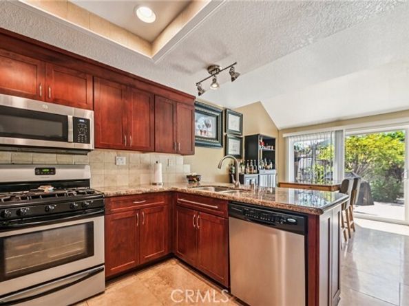 25302 Vista Linda, Lake Forest (el Toro) CA 92630