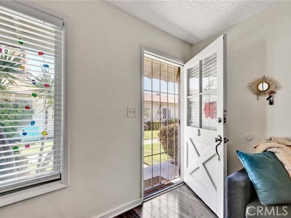 664 Center Street, Costa Mesa CA 92627