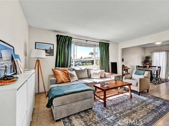 664 Center Street, Costa Mesa CA 92627