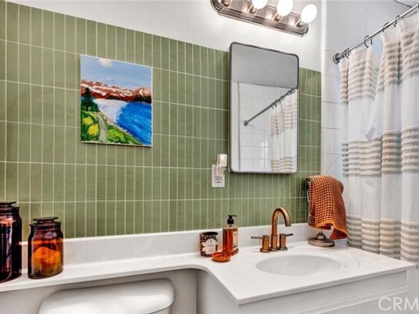 664 Center Street, Costa Mesa CA 92627