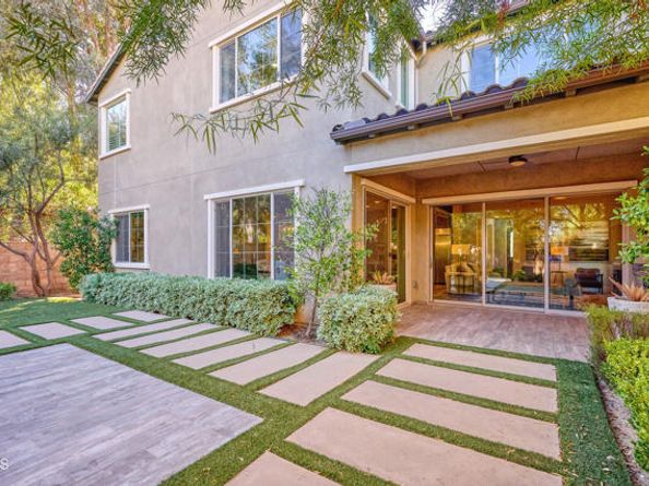 8300 Mariposa Court, West Hills (los Angeles) CA 91304