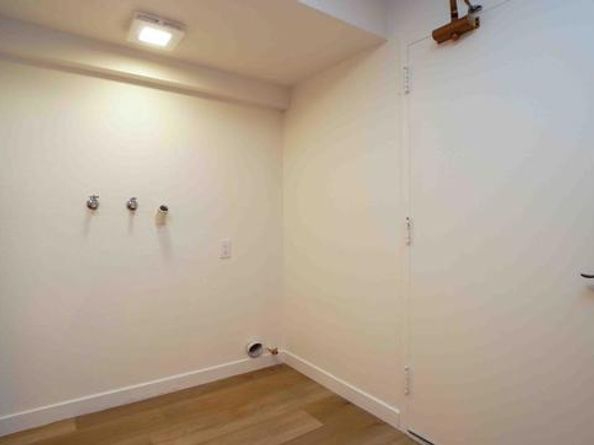 21801 Burbank Boulevard 74, Woodland Hills (los Angeles) CA 91367