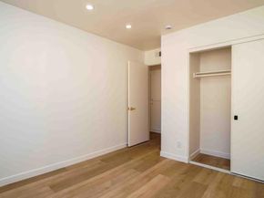 21801 Burbank Boulevard 74, Woodland Hills (los Angeles) CA 91367