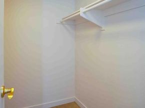 21801 Burbank Boulevard 74, Woodland Hills (los Angeles) CA 91367