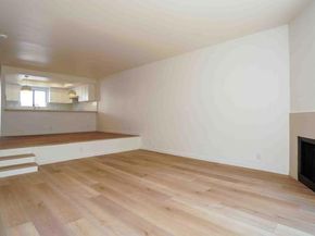 21801 Burbank Boulevard 74, Woodland Hills (los Angeles) CA 91367