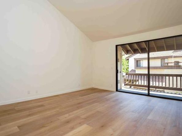 21801 Burbank Boulevard 74, Woodland Hills (los Angeles) CA 91367