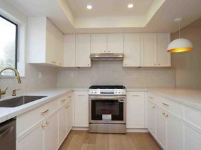 21801 Burbank Boulevard 74, Woodland Hills (los Angeles) CA 91367