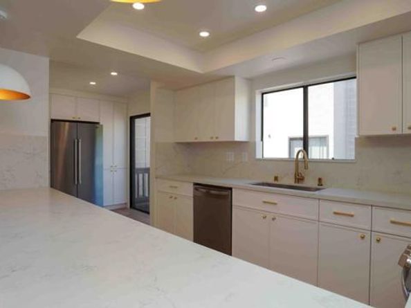 21801 Burbank Boulevard 74, Woodland Hills (los Angeles) CA 91367