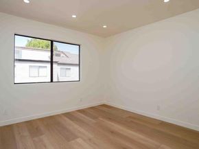 21801 Burbank Boulevard 74, Woodland Hills (los Angeles) CA 91367