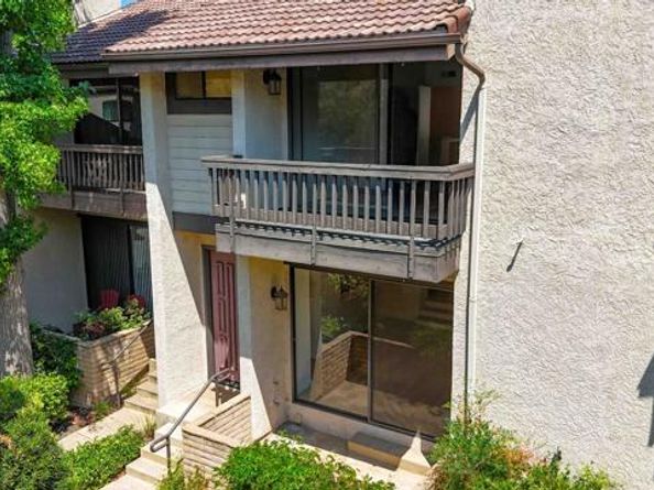 21801 Burbank Boulevard 74, Woodland Hills (los Angeles) CA 91367