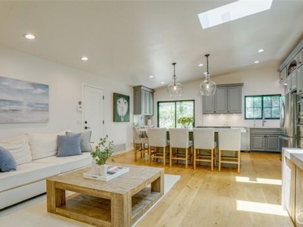 22914 Gershwin Drive, Woodland Hills (los Angeles) CA 91364