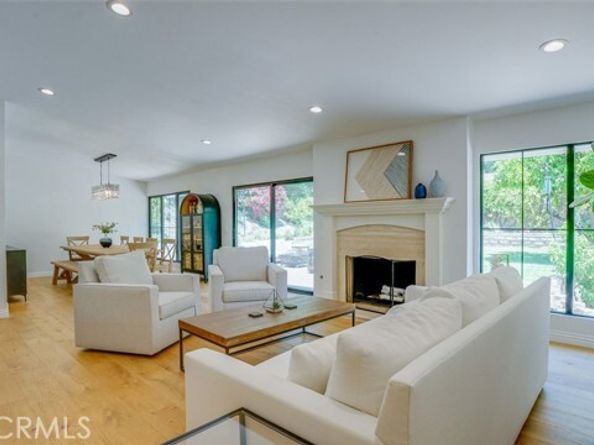 22914 Gershwin Drive, Woodland Hills (los Angeles) CA 91364