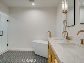 22914 Gershwin Drive, Woodland Hills (los Angeles) CA 91364