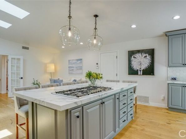 22914 Gershwin Drive, Woodland Hills (los Angeles) CA 91364