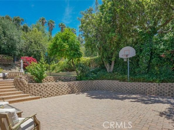 22914 Gershwin Drive, Woodland Hills (los Angeles) CA 91364