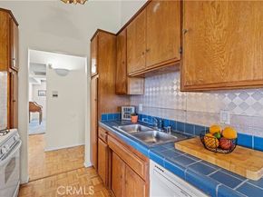 7439 Woodman Ave. 35, Van Nuys (los Angeles) CA 91405