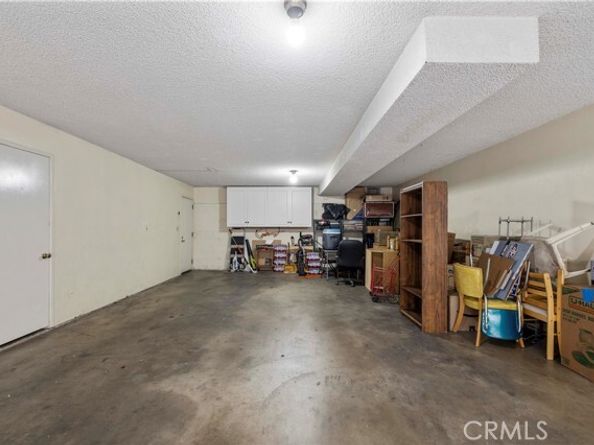 7439 Woodman Ave. 35, Van Nuys (los Angeles) CA 91405