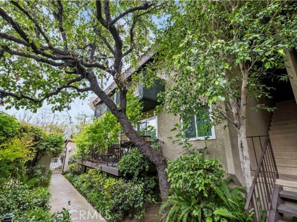 7439 Woodman Ave. 35, Van Nuys (los Angeles) CA 91405