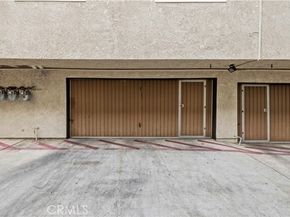7439 Woodman Ave. 35, Van Nuys (los Angeles) CA 91405