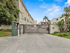 7439 Woodman Ave. 35, Van Nuys (los Angeles) CA 91405