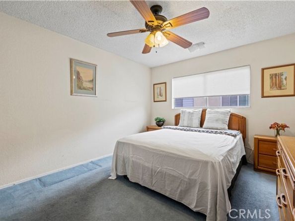7439 Woodman Ave. 35, Van Nuys (los Angeles) CA 91405
