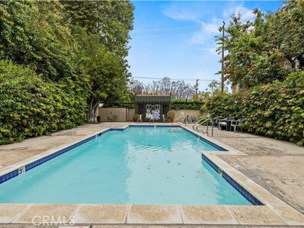 7439 Woodman Ave. 35, Van Nuys (los Angeles) CA 91405