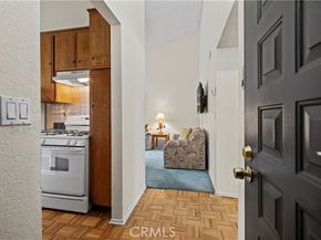 7439 Woodman Ave. 35, Van Nuys (los Angeles) CA 91405