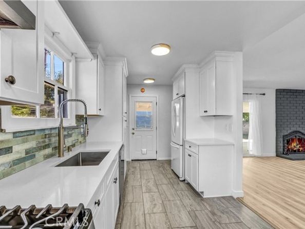 7536 Shoup, West Hills (los Angeles) CA 91307