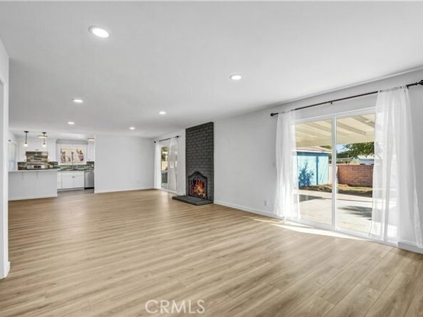 7536 Shoup, West Hills (los Angeles) CA 91307