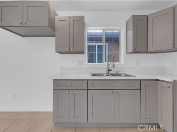 1301 E Pacific Coast, Wilmington (los Angeles) CA 90744