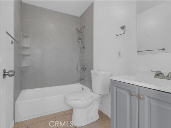 1301 E Pacific Coast, Wilmington (los Angeles) CA 90744