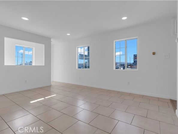 1301 E Pacific Coast, Wilmington (los Angeles) CA 90744