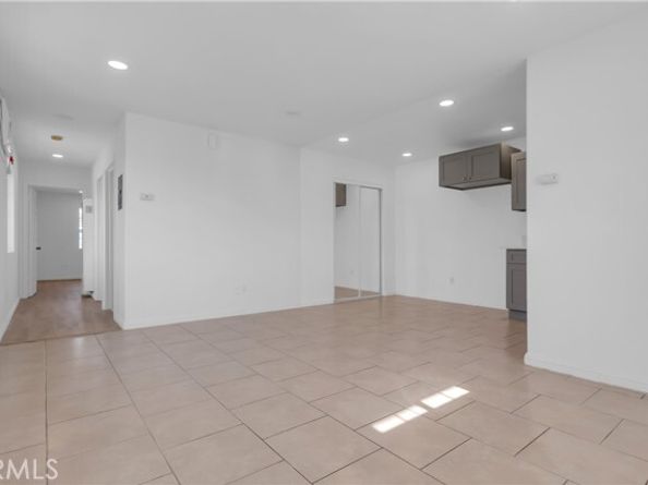 1301 E Pacific Coast, Wilmington (los Angeles) CA 90744