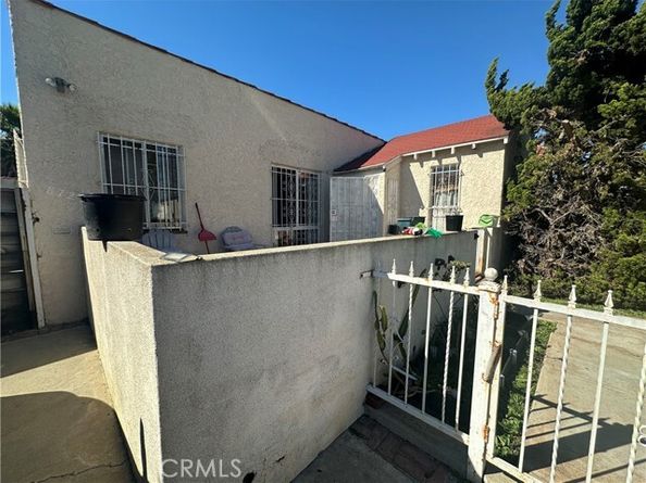 8725 S Denker, Los Angeles CA 90047