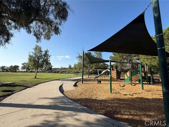 28 Bonita Vista, Lake Forest (el Toro) CA 92610