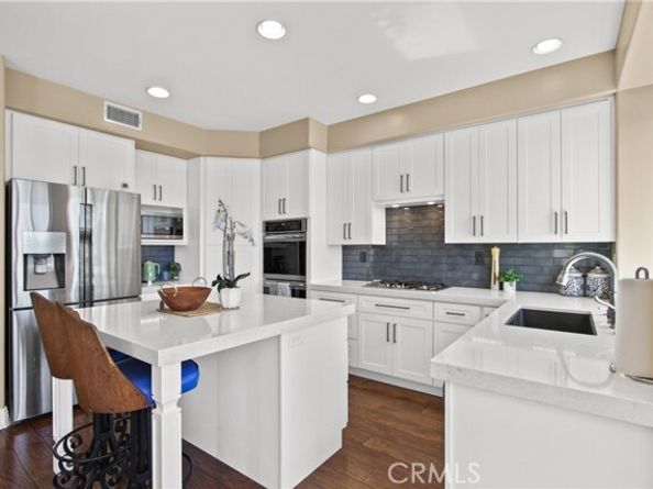 28 Bonita Vista, Lake Forest (el Toro) CA 92610