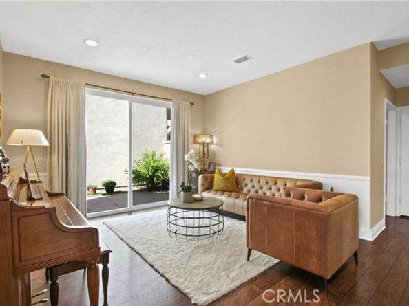 28 Bonita Vista, Lake Forest (el Toro) CA 92610