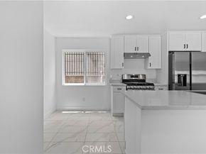 9019 Cedros Avenue 2, Panorama City (los Angeles) CA 91402