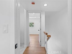 9019 Cedros Avenue 2, Panorama City (los Angeles) CA 91402