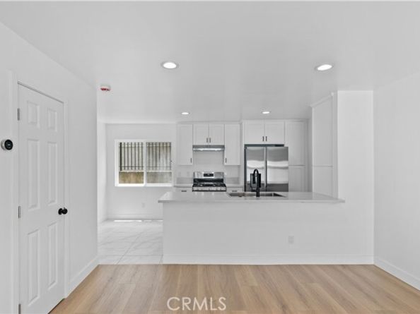 9019 Cedros Avenue 2, Panorama City (los Angeles) CA 91402