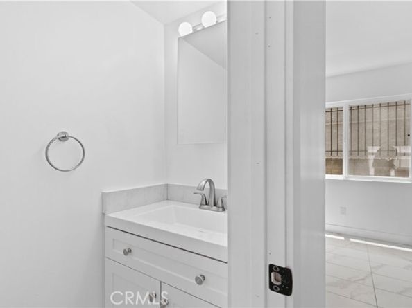 9019 Cedros Avenue 2, Panorama City (los Angeles) CA 91402