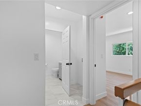9019 Cedros Avenue 2, Panorama City (los Angeles) CA 91402