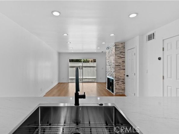 9019 Cedros Avenue 2, Panorama City (los Angeles) CA 91402