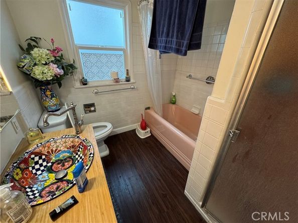 5528 Willowcrest, North Hollywood (los Angeles) CA 91601