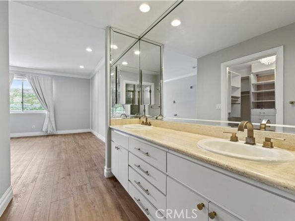 390 S Sepulveda Boulevard 105, Los Angeles CA 90049