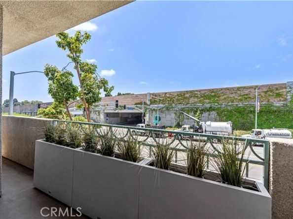 390 S Sepulveda Boulevard 105, Los Angeles CA 90049