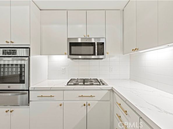 390 S Sepulveda Boulevard 105, Los Angeles CA 90049