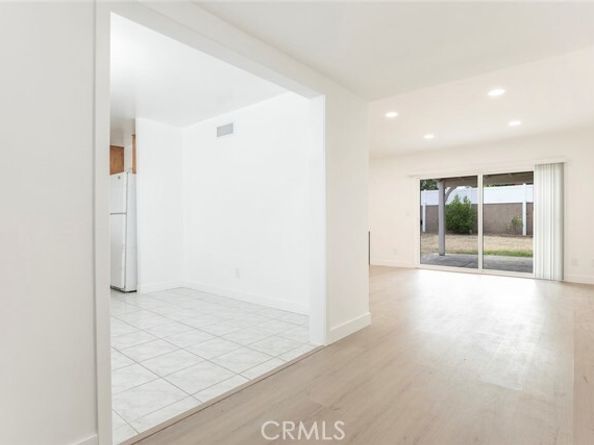 10415 Wish Avenue, Granada Hills (los Angeles) CA 91344