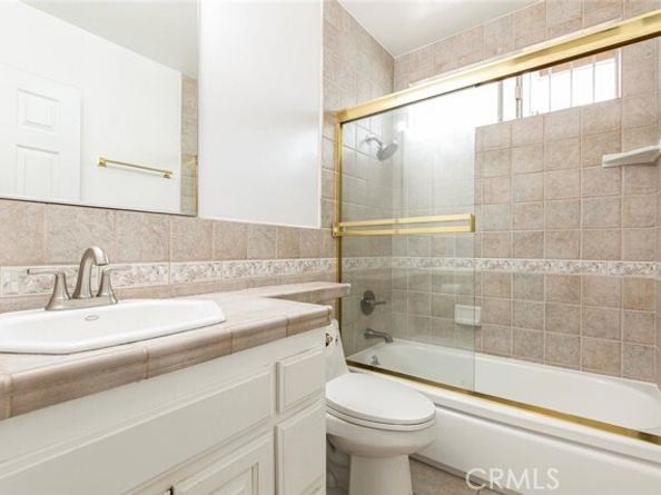 10415 Wish Avenue, Granada Hills (los Angeles) CA 91344